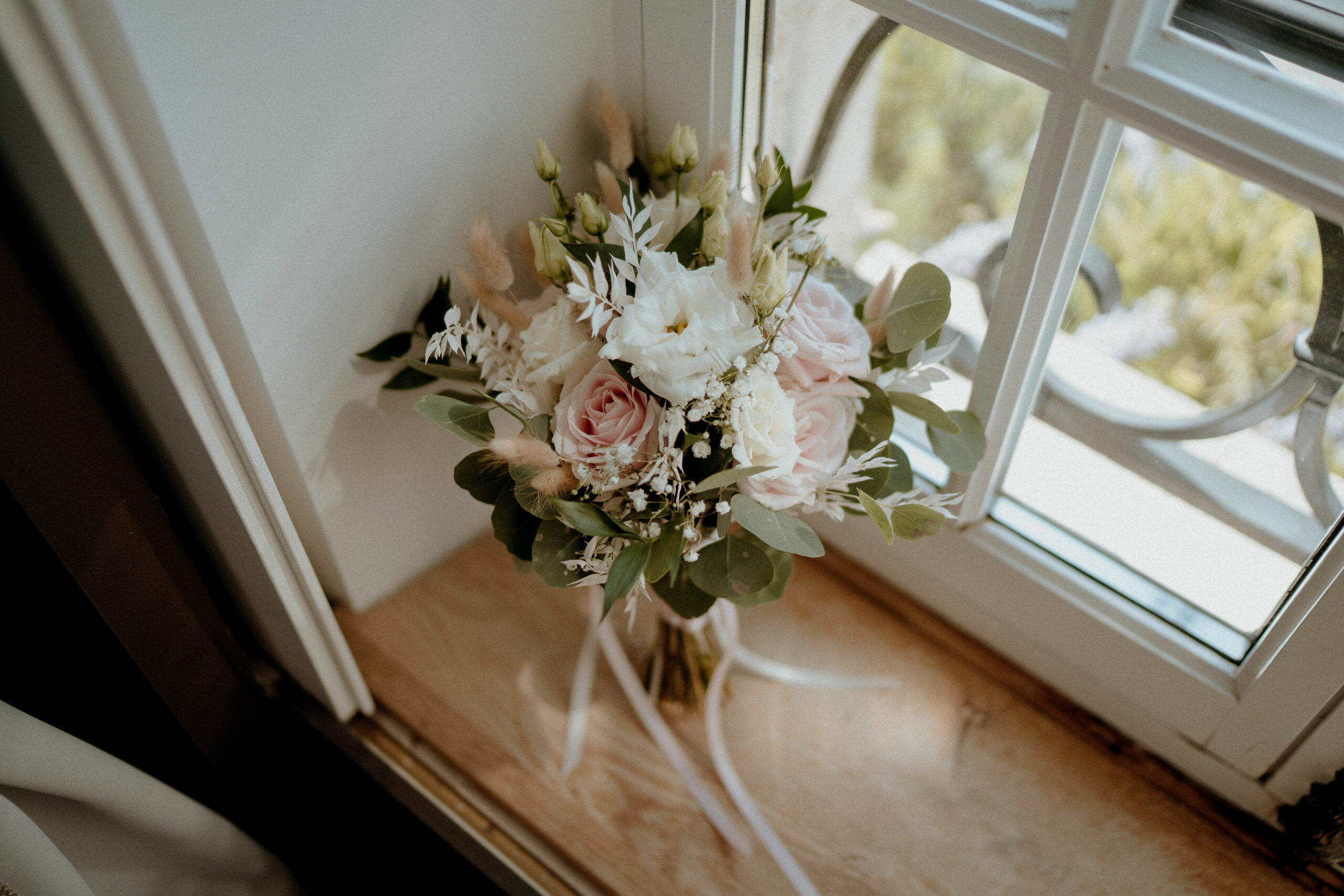 Qui doit payer le bouquet de la mariée ? Tradition, usages et nouvelles tendances
